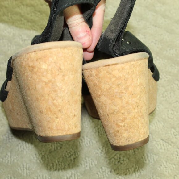 Collection By Clarks 9.5 Black Nubuck Hook & Loop Slingback Cork Wedge Heels - Picture 5 of 7